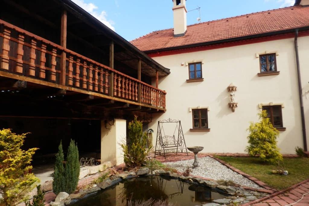 Zamecek Zdiky - Moderni Maly Apartman Bujanov Buitenkant foto