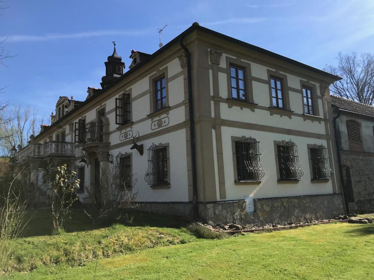 Zamecek Zdiky - Moderni Maly Apartman Bujanov Buitenkant foto