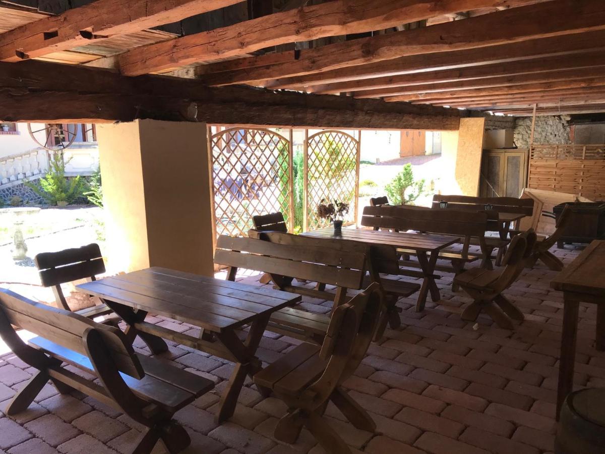 Zamecek Zdiky - Moderni Maly Apartman Bujanov Buitenkant foto