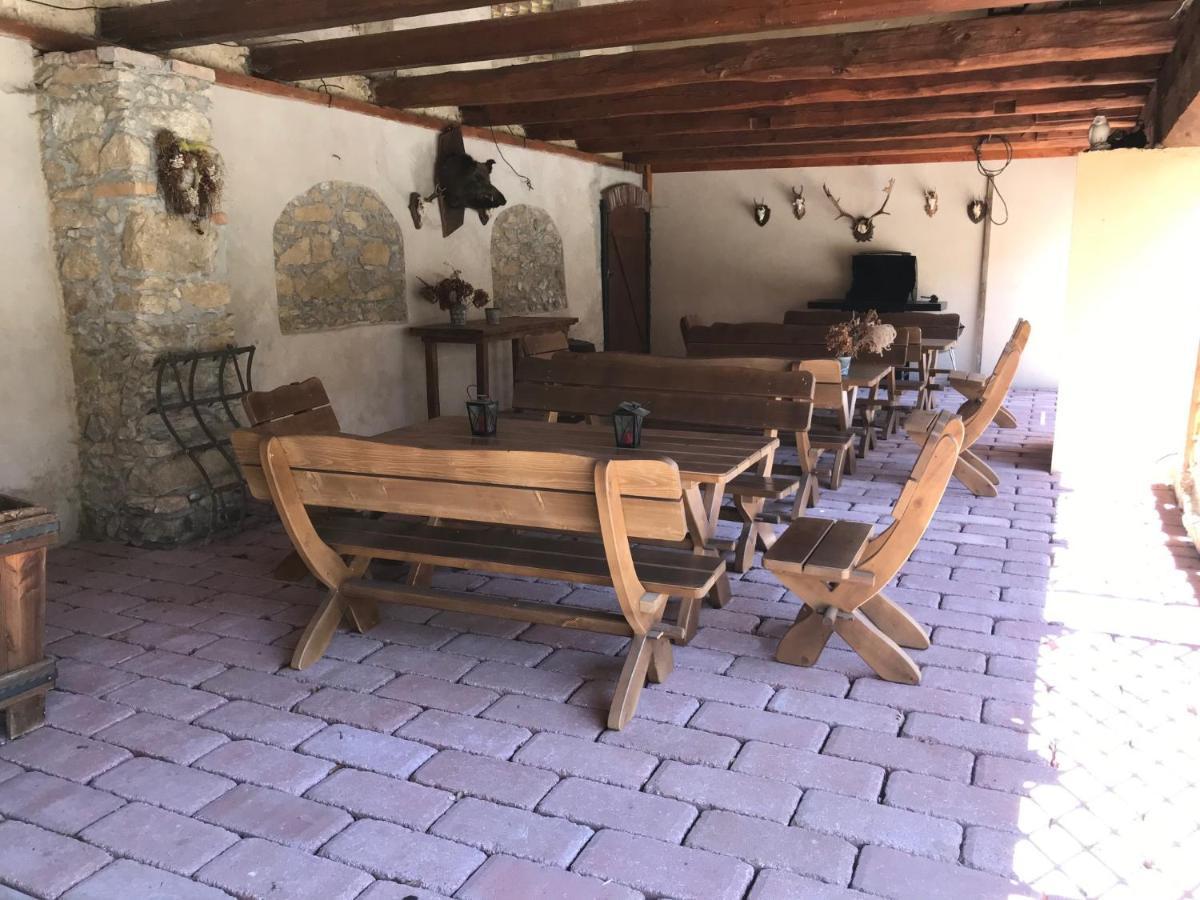 Zamecek Zdiky - Moderni Maly Apartman Bujanov Buitenkant foto