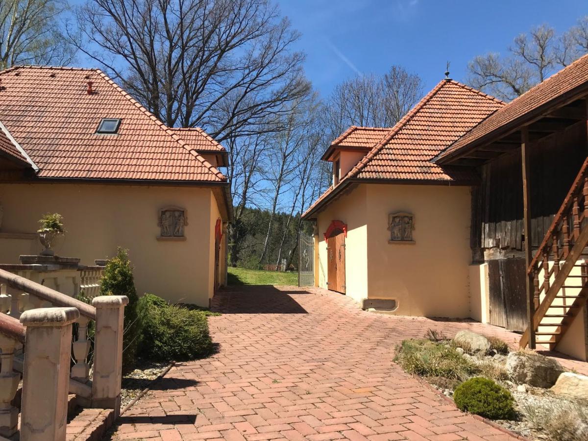 Zamecek Zdiky - Moderni Maly Apartman Bujanov Buitenkant foto